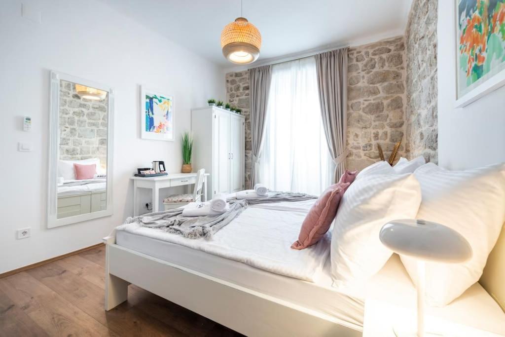 Flora-Heartbeat Old City Three Bedrooms Apartment Dubrovnik Exteriör bild