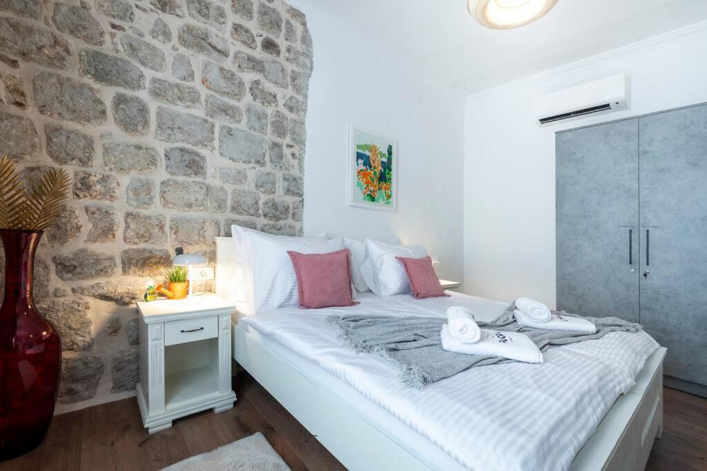 Flora-Heartbeat Old City Three Bedrooms Apartment Dubrovnik Exteriör bild