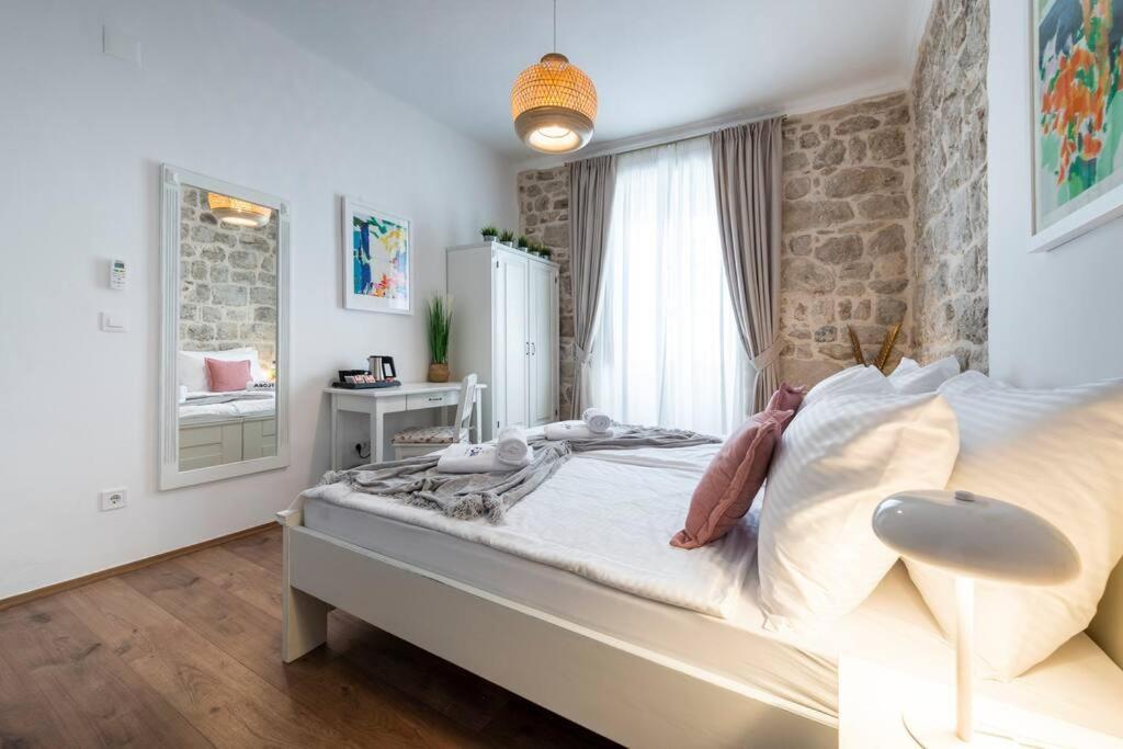 Flora-Heartbeat Old City Three Bedrooms Apartment Dubrovnik Exteriör bild